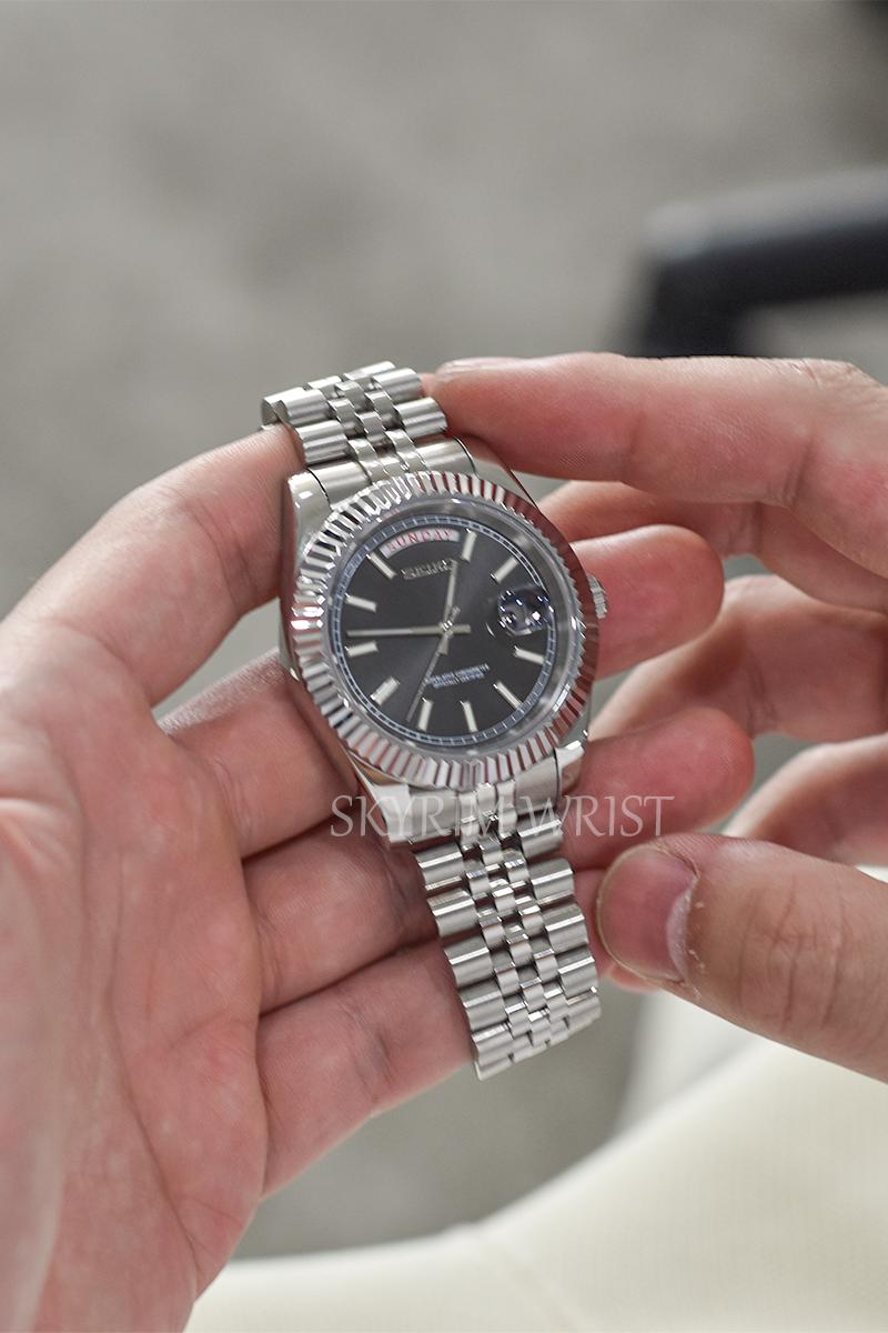 Mod Day-Date Black - SKYRIM WRIST