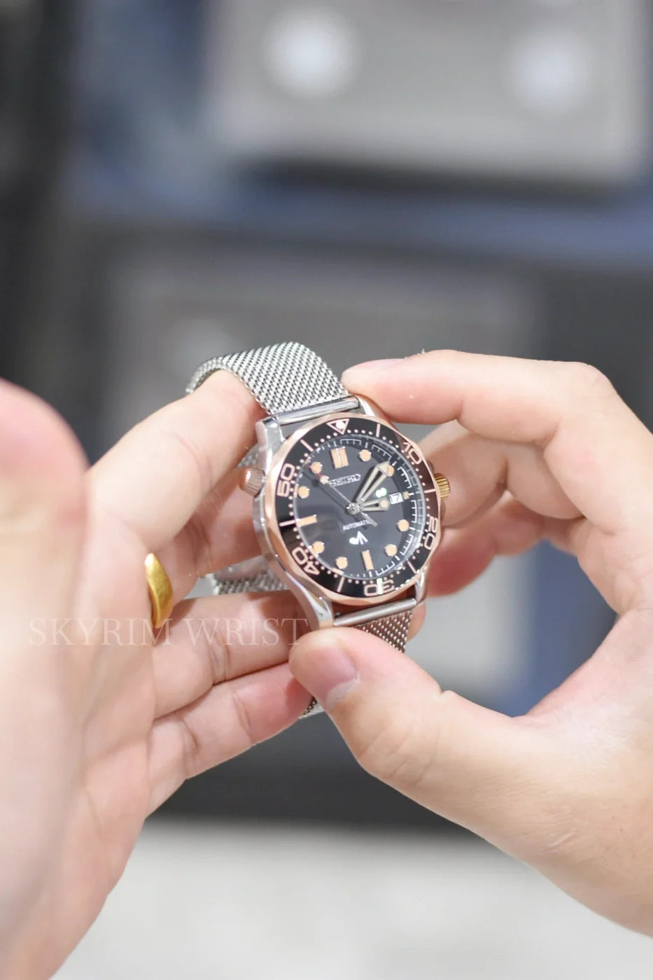Mod Seamaster James Bond 007 Rose Gold - SKYRIM WRIST