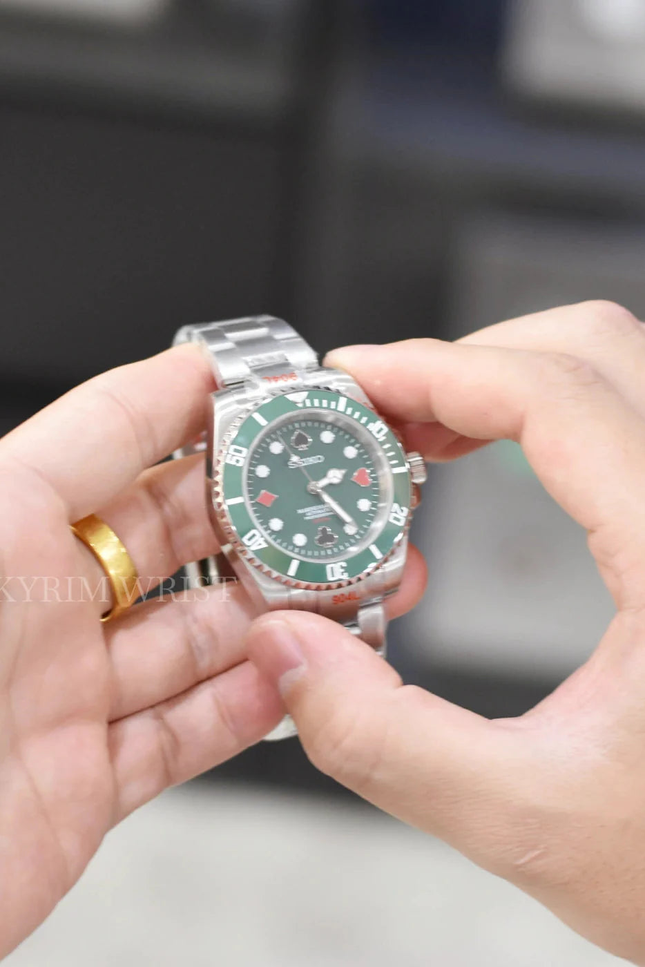 Mod Submariner - Card Master Green - SKYRIM WRIST